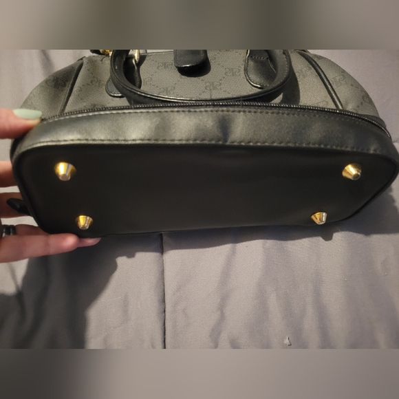 Grey and Black crossbody bag - Picture 2 of 5